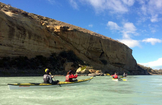 Kayak y Trekking en Río La Leona
